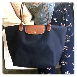 Longchamp Le Pikage Large shoulder tote. Navy.